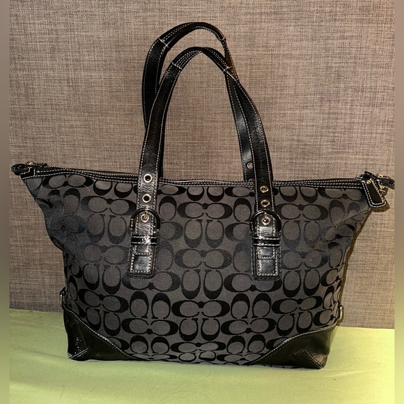 Coach 🩶 Black and Gray Signature Tote - Picture 1 of 8